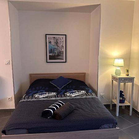Un Studio Dans La Residence Sjt Alençon Eksteriør bilde