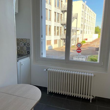 Un Studio Dans La Residence Sjt Alençon Eksteriør bilde