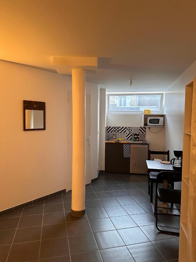 Un Studio Dans La Residence Sjt Alençon Eksteriør bilde