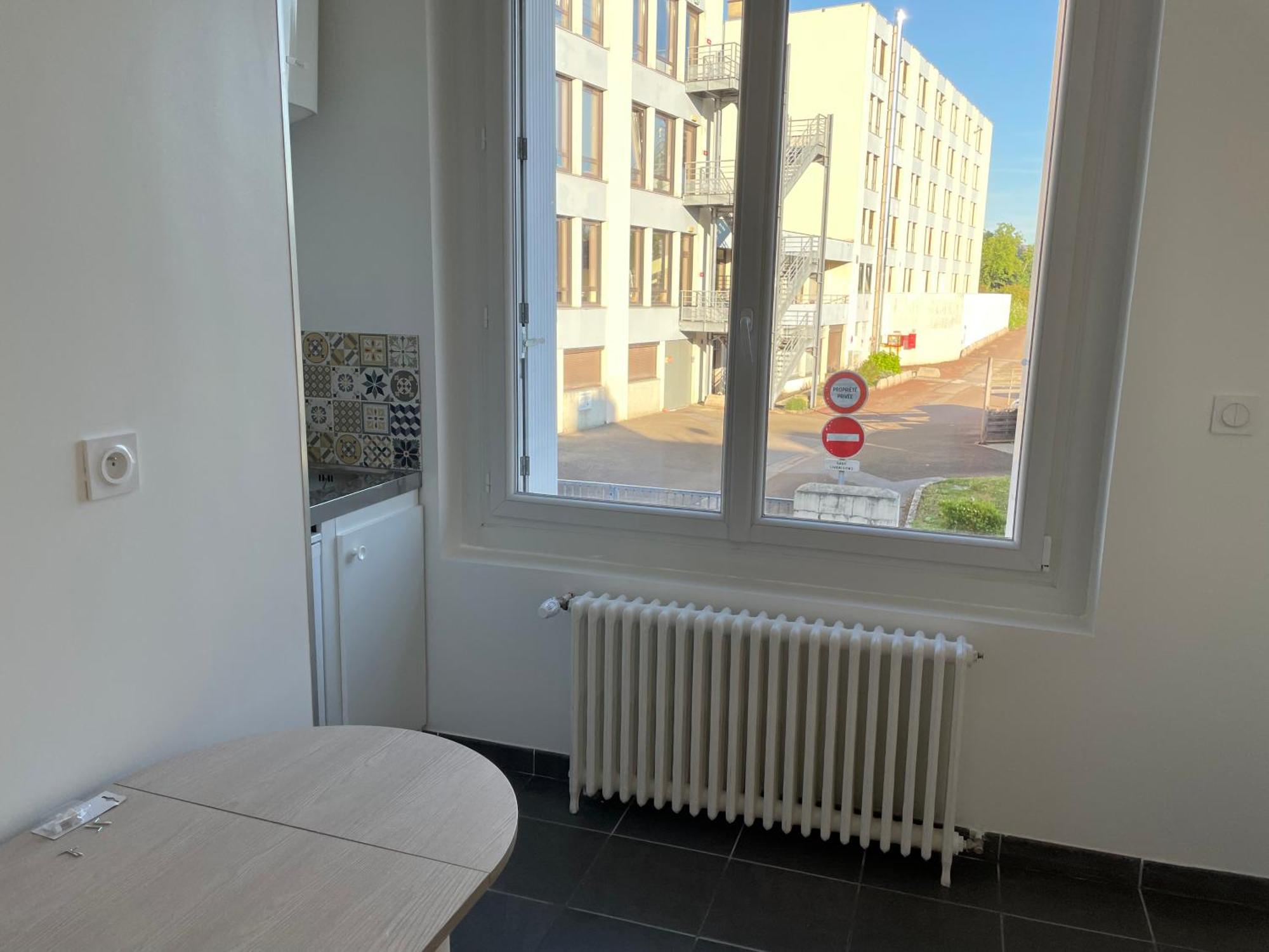 Un Studio Dans La Residence Sjt Alençon Eksteriør bilde
